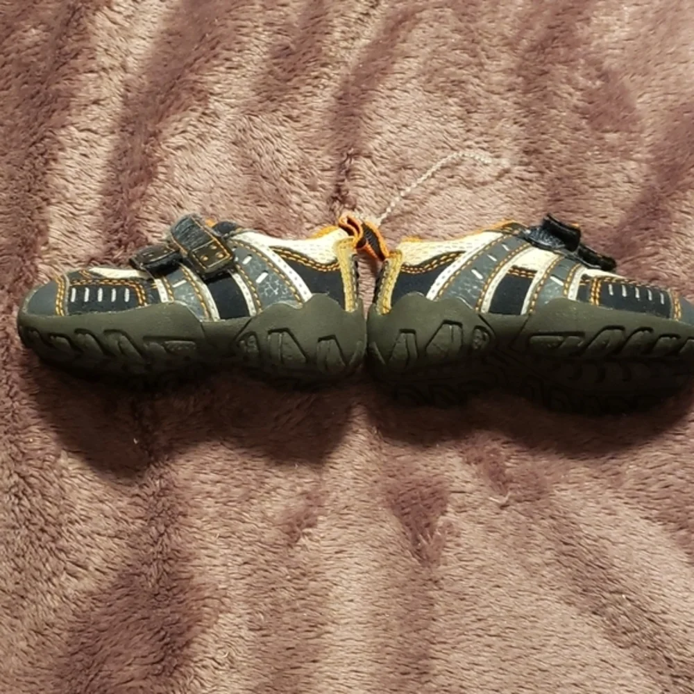 Little boys tennis shoes‎